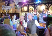„O’zapft is!“ – Faßanstiche mit Bernd Siggelkow und Frank Zander im Hofbräu München Wirtshaus Berlin oder „Nur nach Hause geh’n wir nicht“