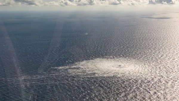 Ein Gasleck einer Nord-Stream-Pipeline in der Ostsee bei Bornholm.  Quelle Danish Defence Command, Aufnahme: Ostsee bei Bornholm, 26.9.2022