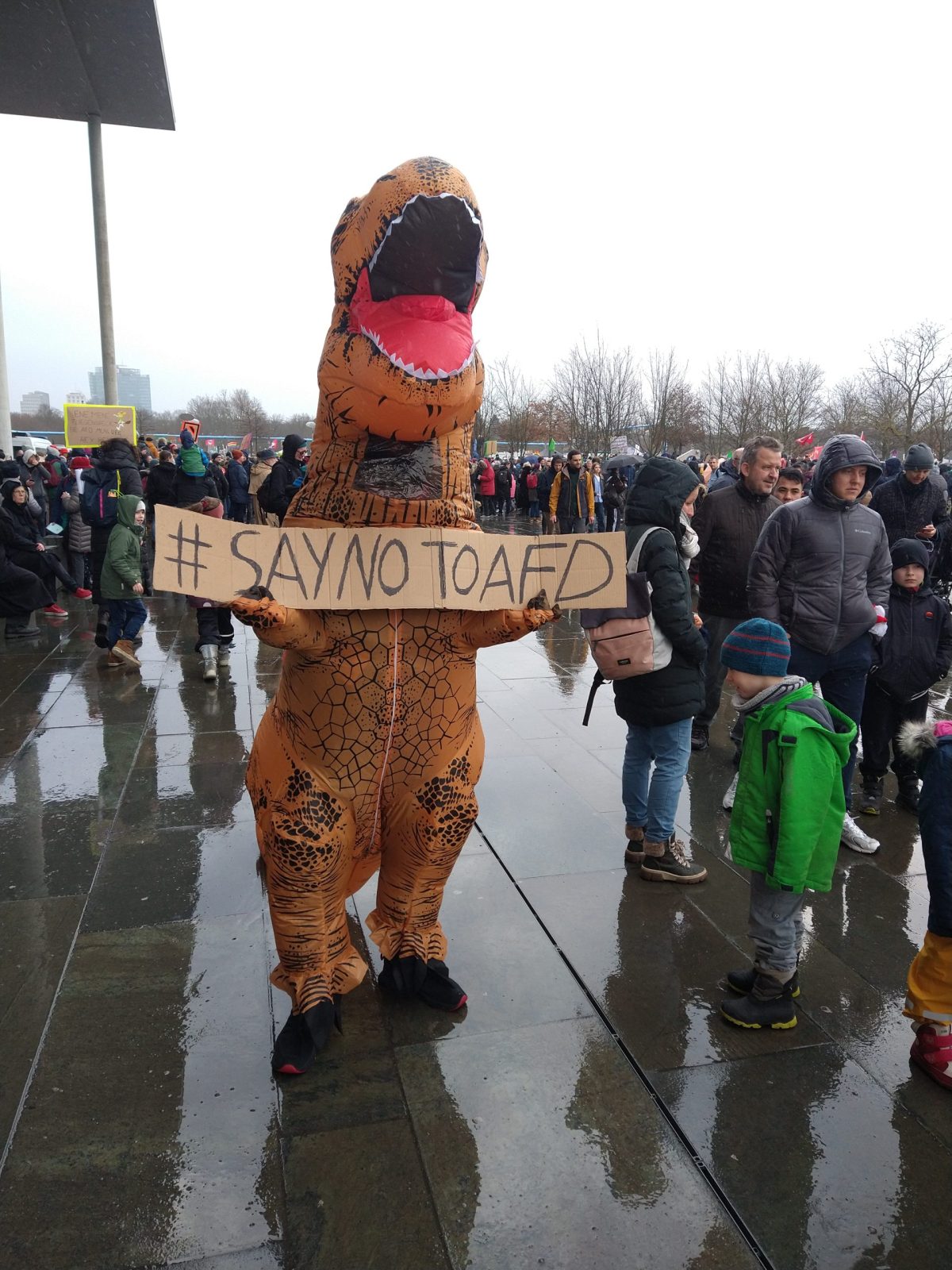 Anti-AfD-Aufmarsch oder Staatsauflauf vor dem Berliner Reichstag. © Münzenberg Medien, Foto/  BU: Stefan Pribnow, Ort und Datum der Aufnahme: Berlin, 7.2.2024