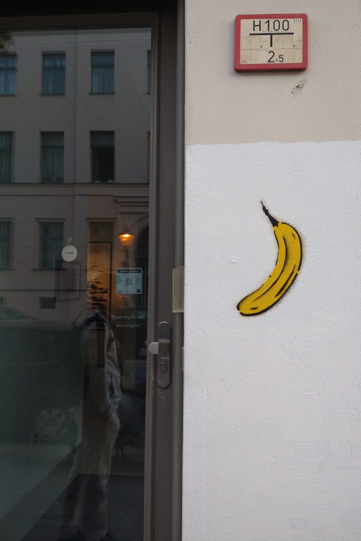 Banane in Berlin. © Münzenberg Medien, Foto/ BU: Stefan Pribnow, Ort und Datum der Aufnahme: Berlin, 13.4.2024