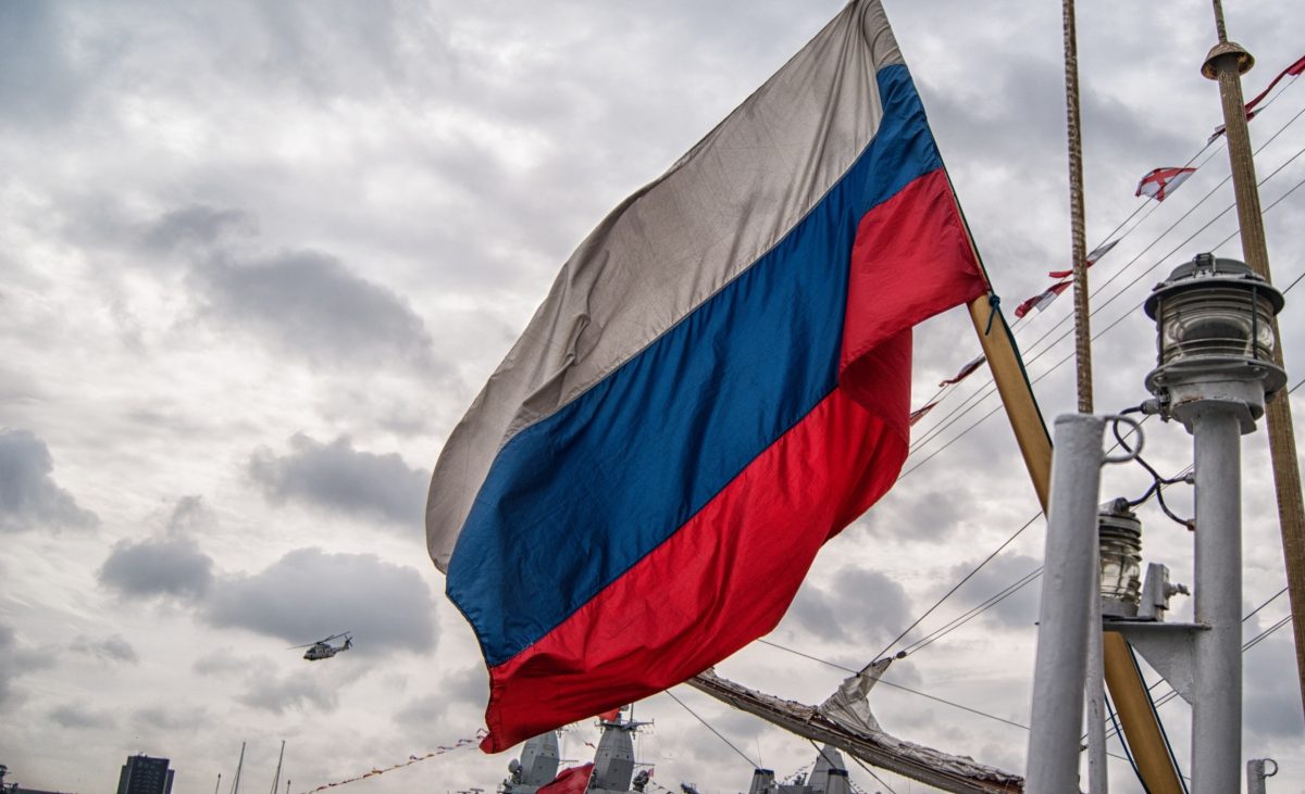 Flagge der Russischen Föderation an einem Schiff. Quelle: Pixabay, Foto: Michel van der Vegt